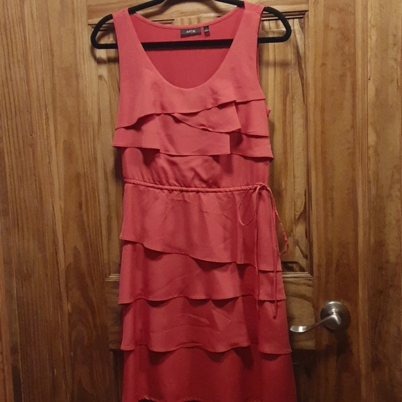 Apt.9 layered front dress. SM. - Picture 2 of 3